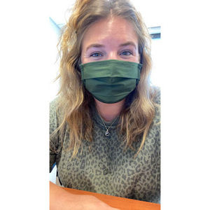 Meet your Posher, Becca